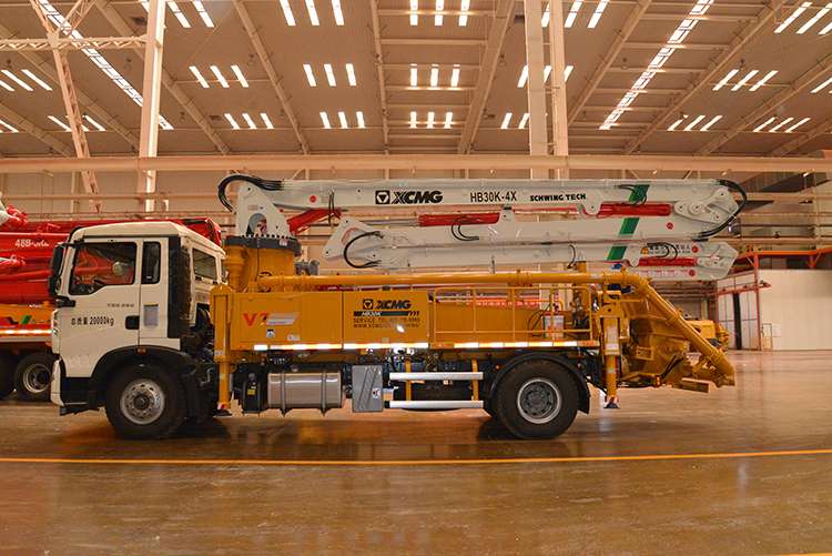 XCMG Schwing concrete pump truck HB30K China 30m small truck concrete pump with HOWO chassis price